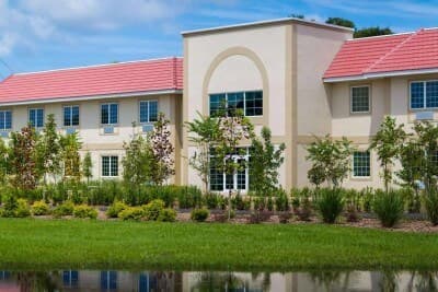 River Oaks rehab facility near Tampa